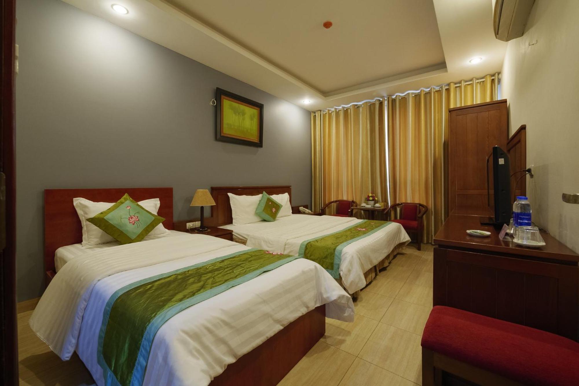 Ngan Ha Hotel Long Bien Hanoi Exterior foto