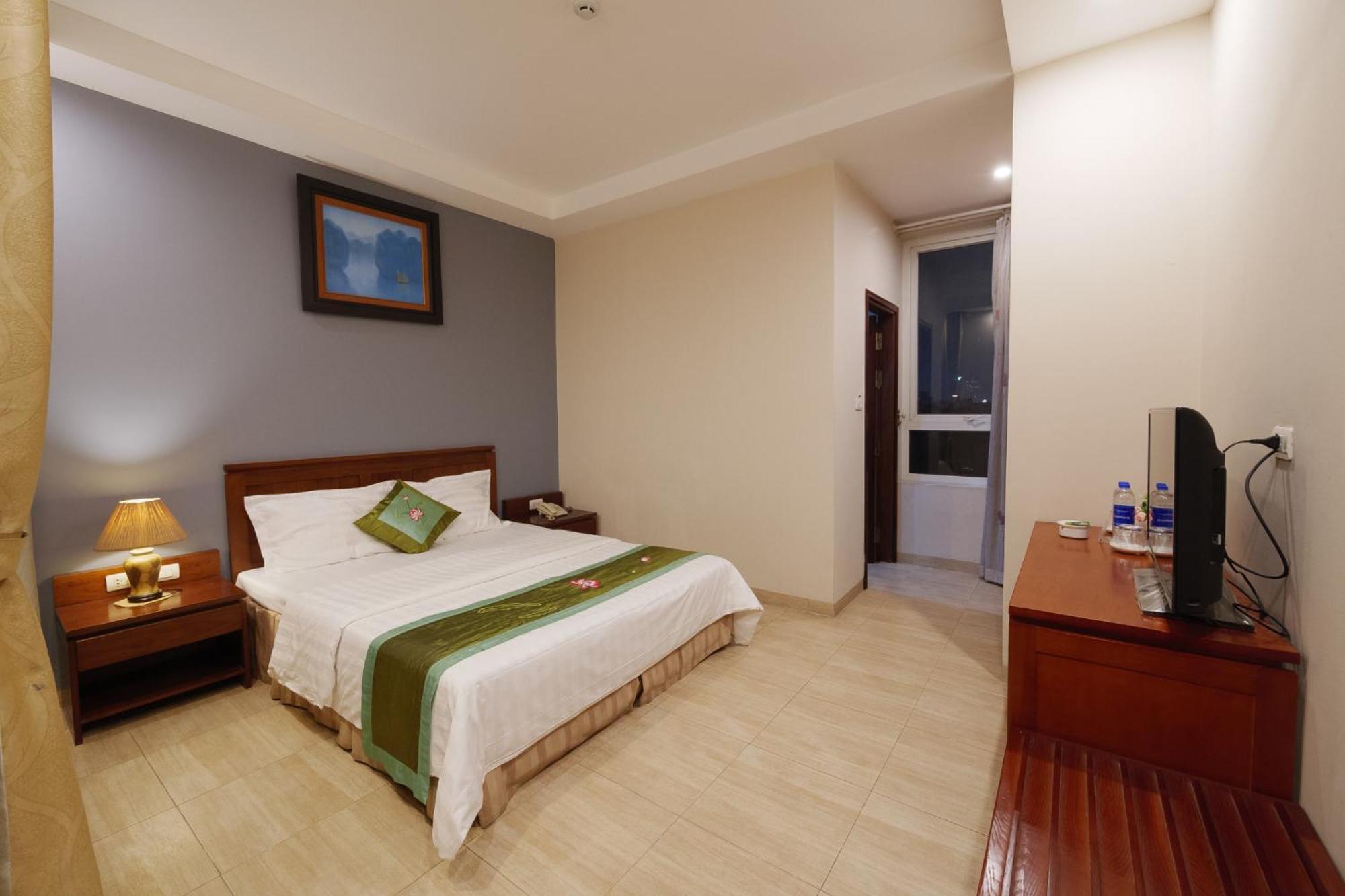 Ngan Ha Hotel Long Bien Hanoi Exterior foto